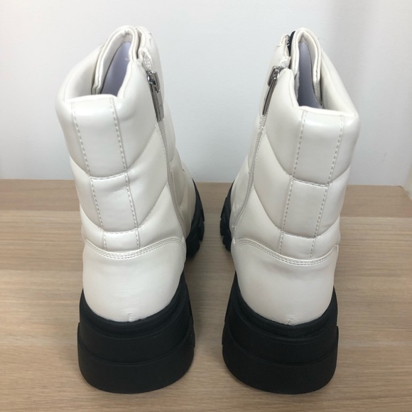 NWT Marc Fisher Amita Lace-Up Lug Boot - Picture 5 of 9